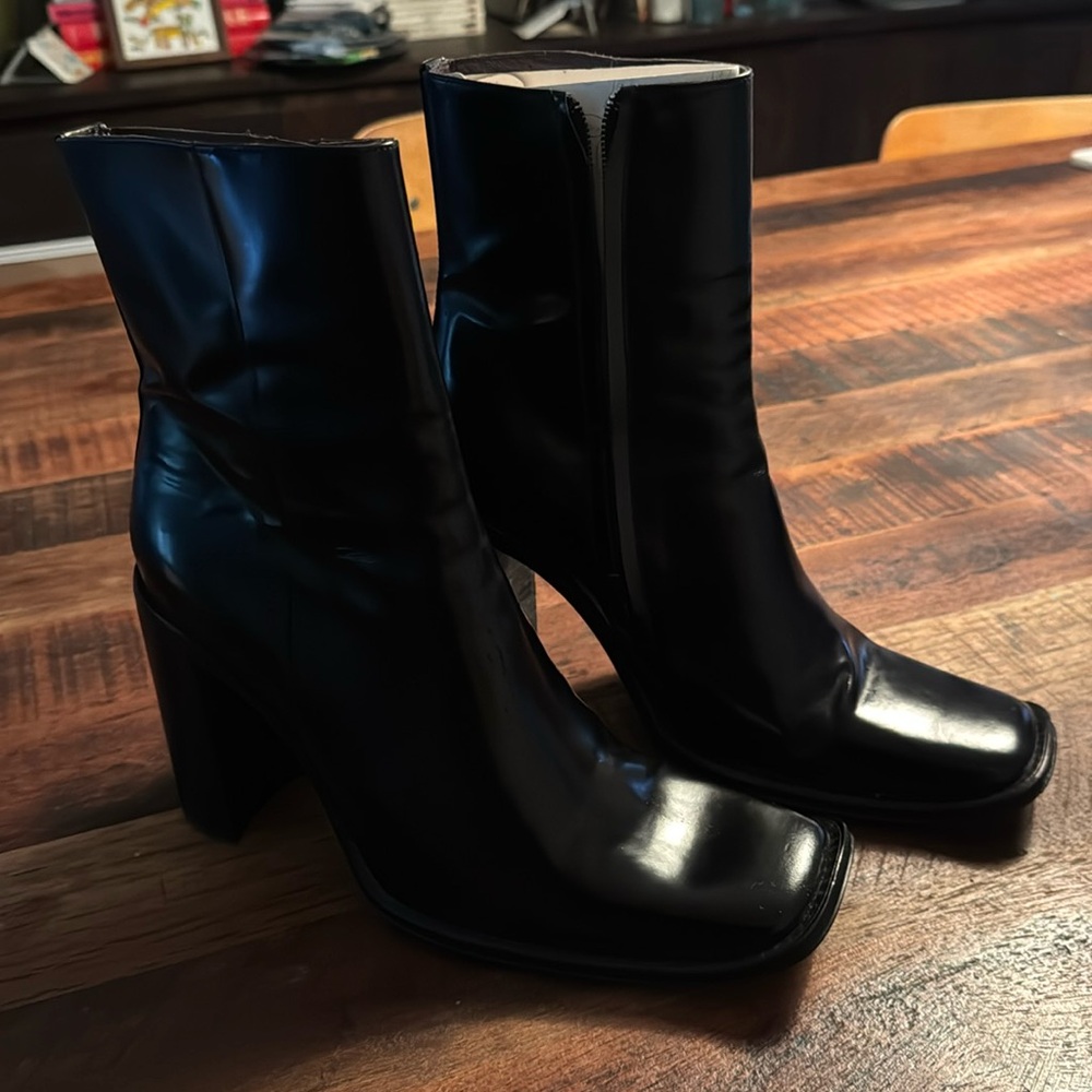 Brand new free lance booties Made in France - bought in Paris -